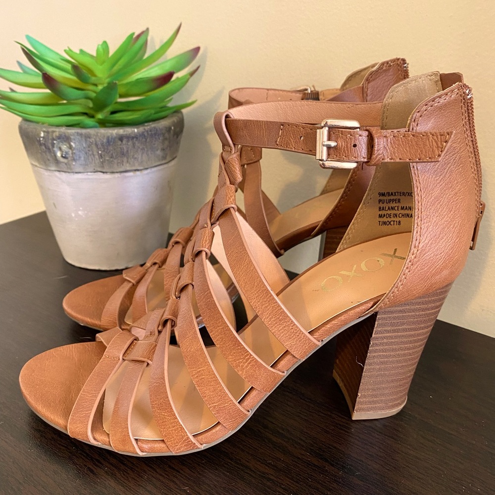 High heel sandals size 9